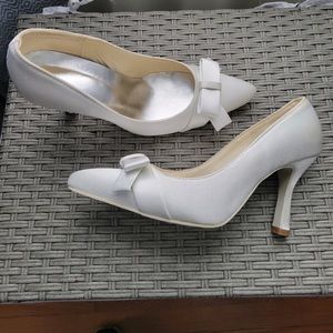 Unbranded dyeable wedding bow satin fabric heels size 8